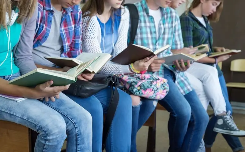 راهکارهای موثر برای رشد نوجوانان از طریق کتاب‌خوانی